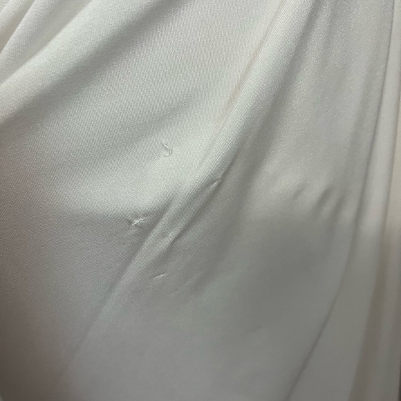 Justin Alexander Wedding Dress with Veil - Picture 12 of 15